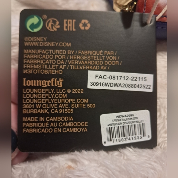 NWT Loungefly Aladdin 30th Anniversary Ziparound Disney Wallet Standard - Picture 4 of 4